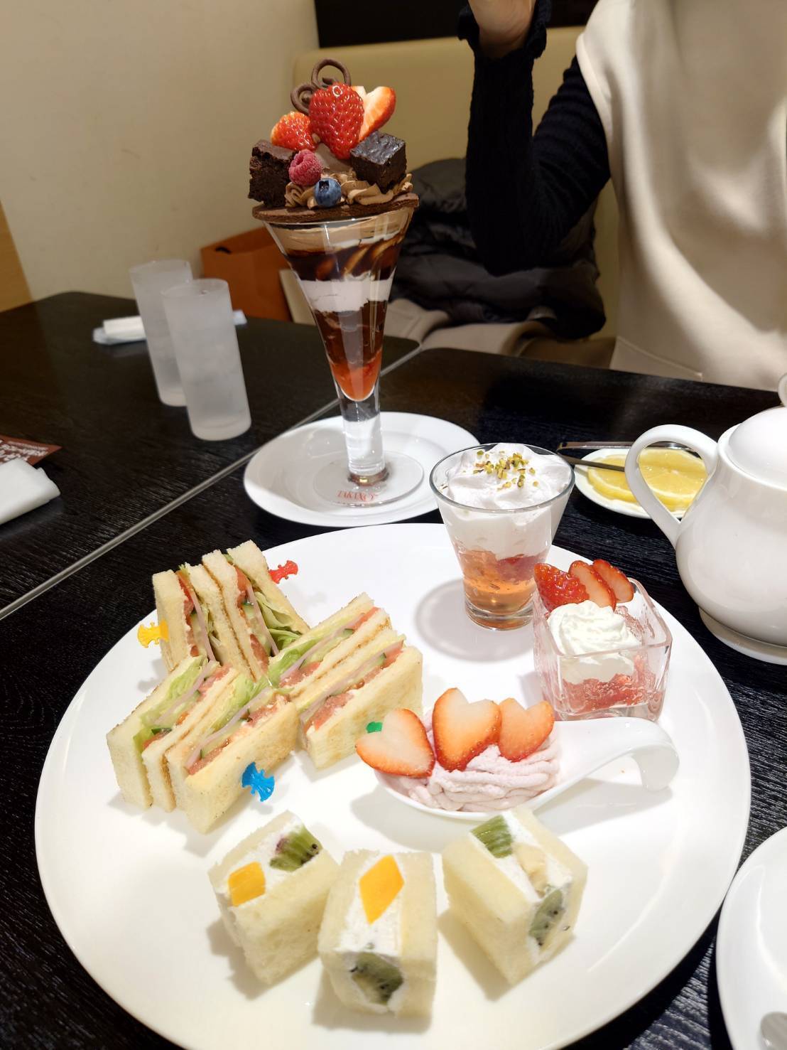 フルーツサンドイッチ